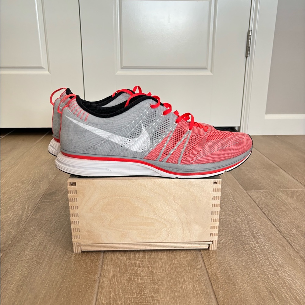 Size 13 Nike Flyknit Trainer + Bright Crimson Red Rare 532984-613